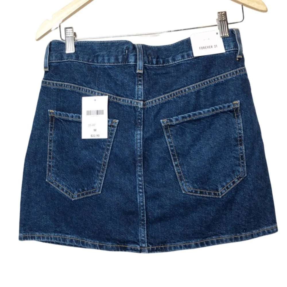 NWT Forever 21 Dark Wash Denim Mini Skirt Button Fly Size Medium‎